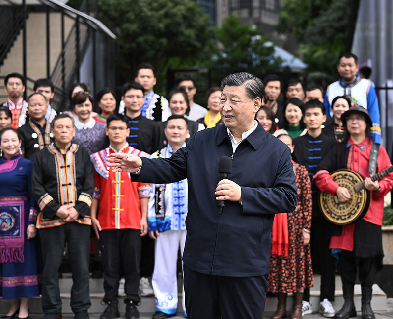 习近平在广西考察时强调 
解放思想创新求变向海图强开放发展 
奋力谱写中国式现代化广西篇章 
蔡奇陪同考察「相关图片」
