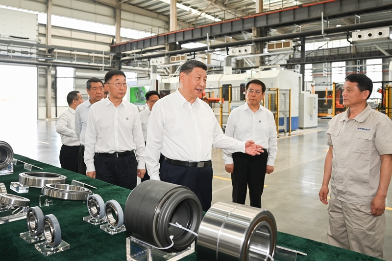 习近平在河南考察时强调
坚定信心推动高质量发展高效能治理
奋力谱写中原大地推进中国式现代化新篇章「相关图片」